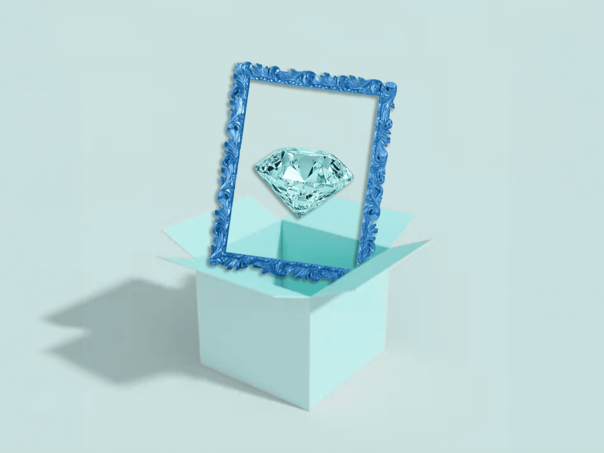 Animated diamond in a frame above a blue box